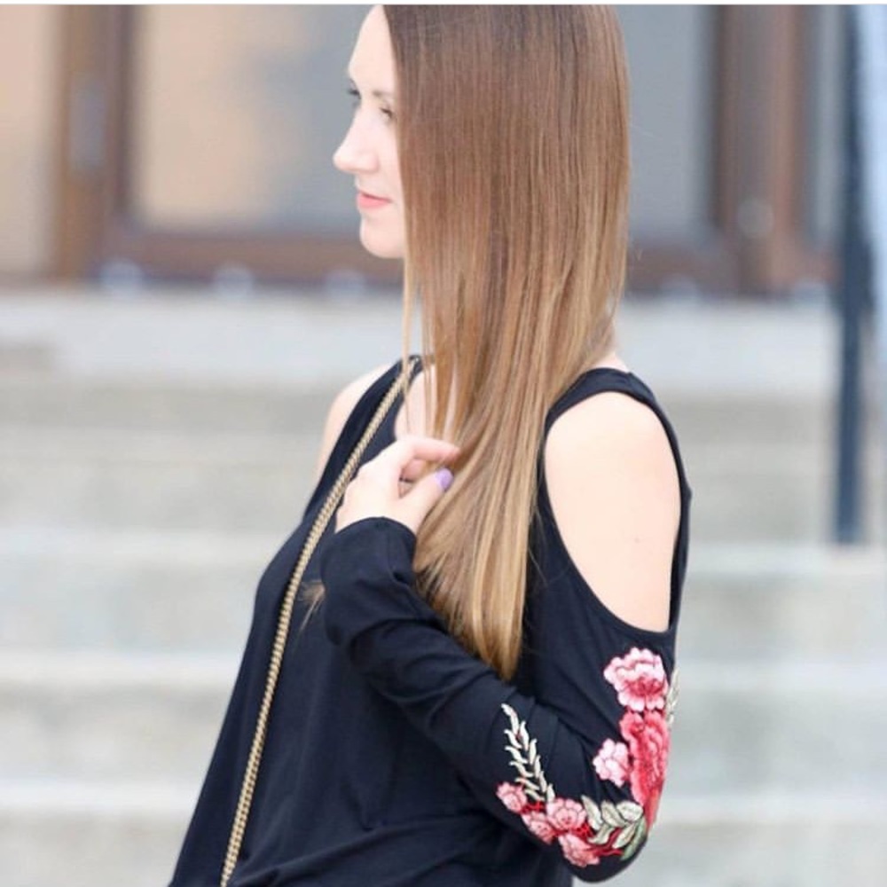 Cold Shoulder top - Picture 5 of 5